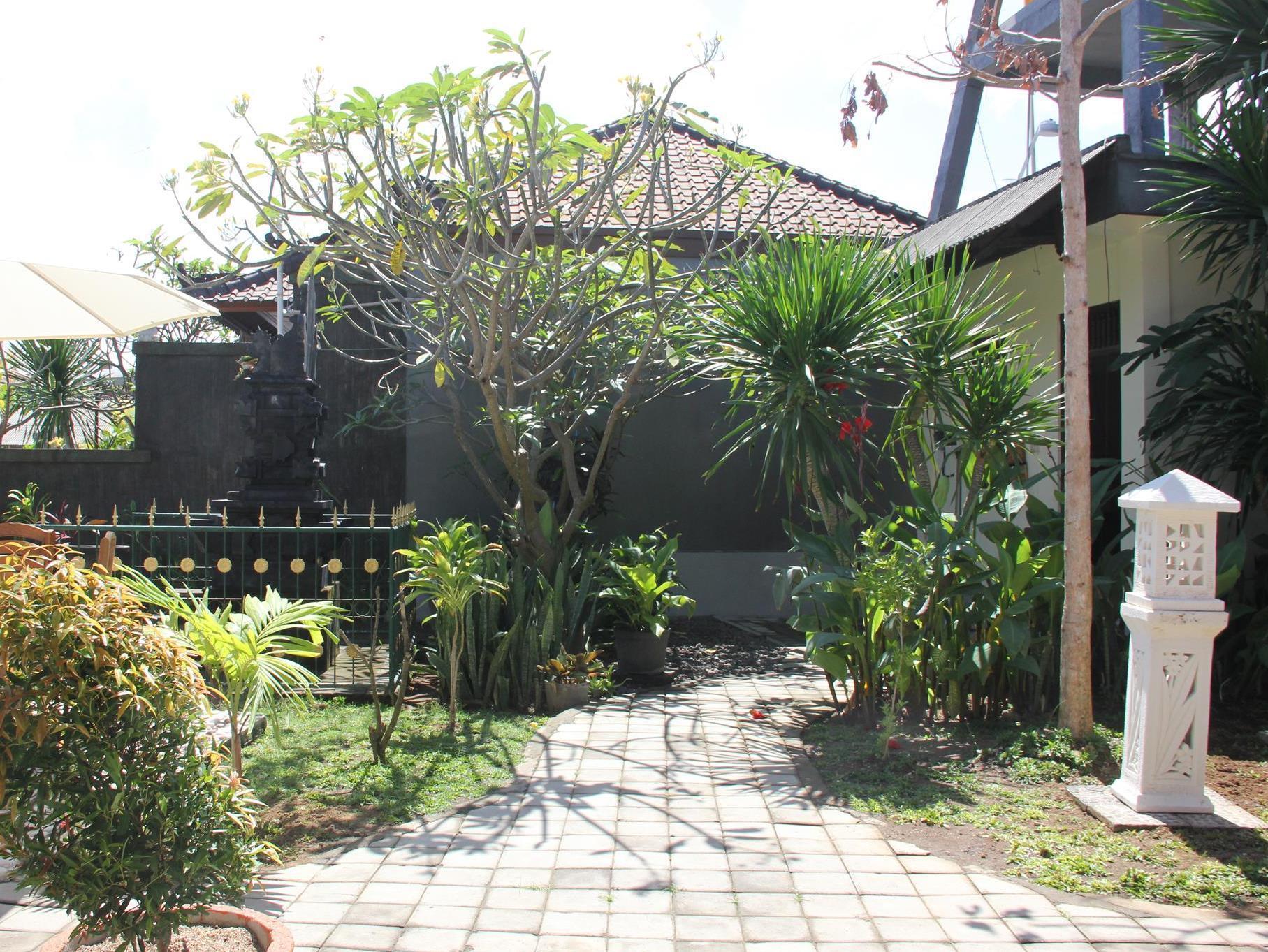 Warung Coco Hostel Kuta Lombok Exterior foto